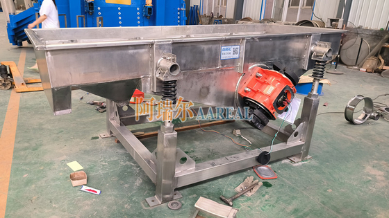 1000*2500mm Verstellbarer Winkel aus Edelstahl 304 Linear-Vibrations Sieb für Eiswürfel