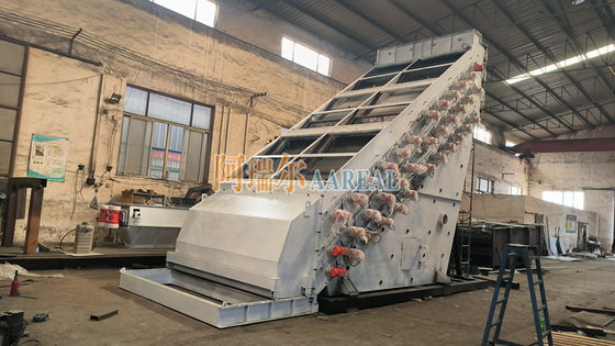 2400*6000mm 3 Deck Hochfrequenz-Schirm Vibrations Sieb für Marmor Kalziumcarbonat Partikel Präzise Trennung durch unausgewogene Motoren angetrieben